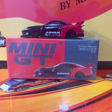 Mini GT #649 Nissan Silvia S15 LB-Super Silhouette Advan (RHD)