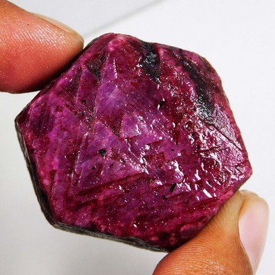 Grober Ungeschliffener Star Ruby 371,20 Ct Roter Edelstein IGL-zertifiziert