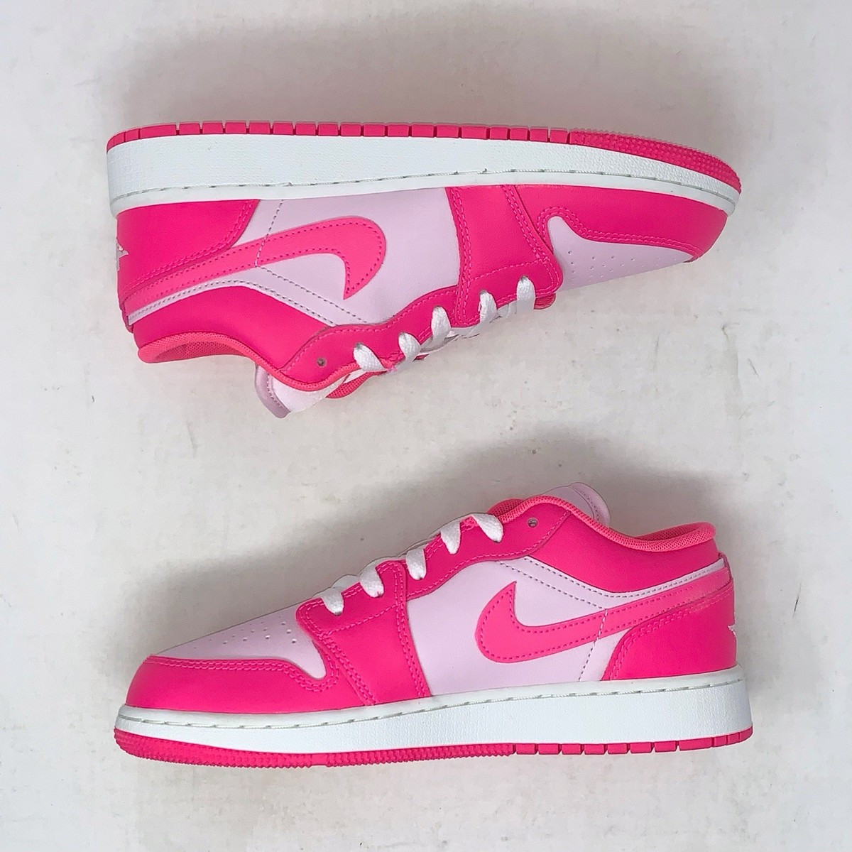 Air Jordan 1 Low Hyper Pink Sneakers, Size 5.5Y / 7W BNIB 553560