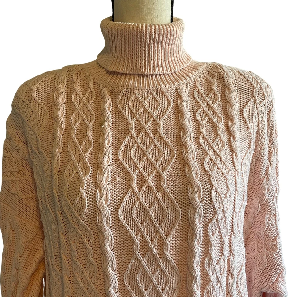 Suéter Pescador Wainscott Tejido con Cable Cuello Alto Rosa Algodón Para Mujer Talla Grande Foto 2 de 4