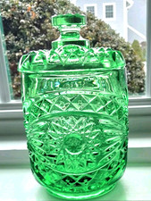 Vintage Imperial Glass Emerald Green Hobstar Glass Jar Canister w/Lid SUPERB!