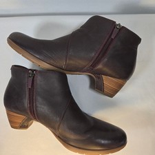 Dansko Darbie Women's Brown Leather Ankle Boots. Size 39 US 8.5-9
