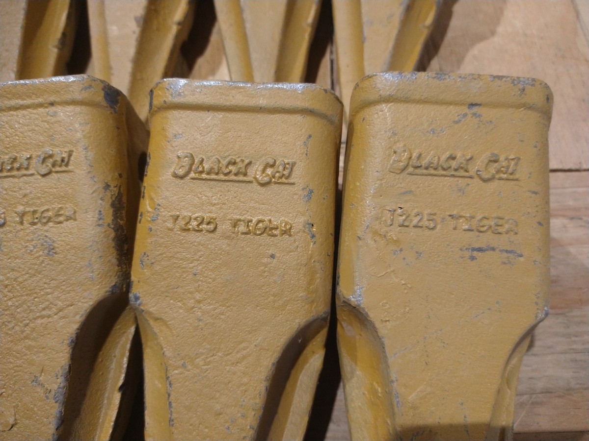 Black Cat Wear Parts J225 Tiger Tooth Set of 8 | eBay