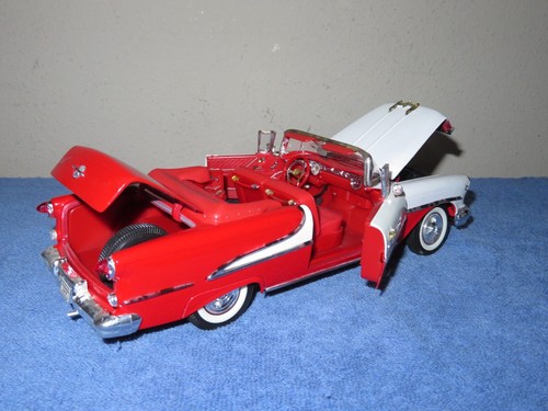 1955 OLDSMOBILE SUPER 88 1:18 WELLY OPENING HOOD, DOORS, & TRUNK - Picture 10 of 12