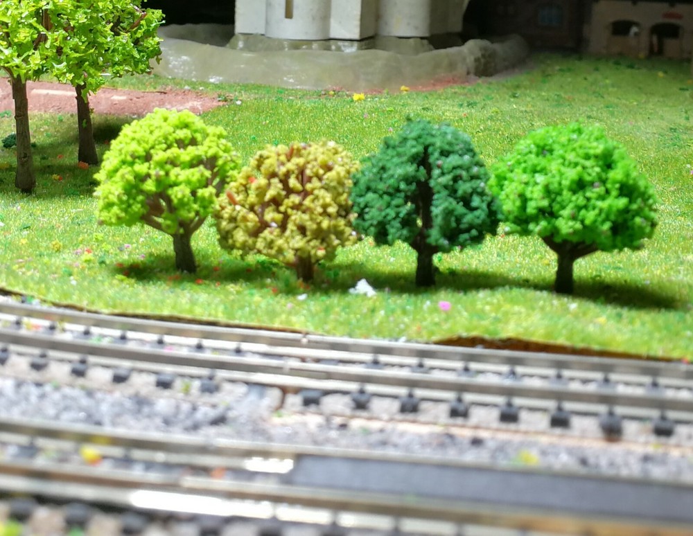 50 Trees, Dark Green, Light Green, Medium Green, Dark Yellow Green, 30 mm Tall