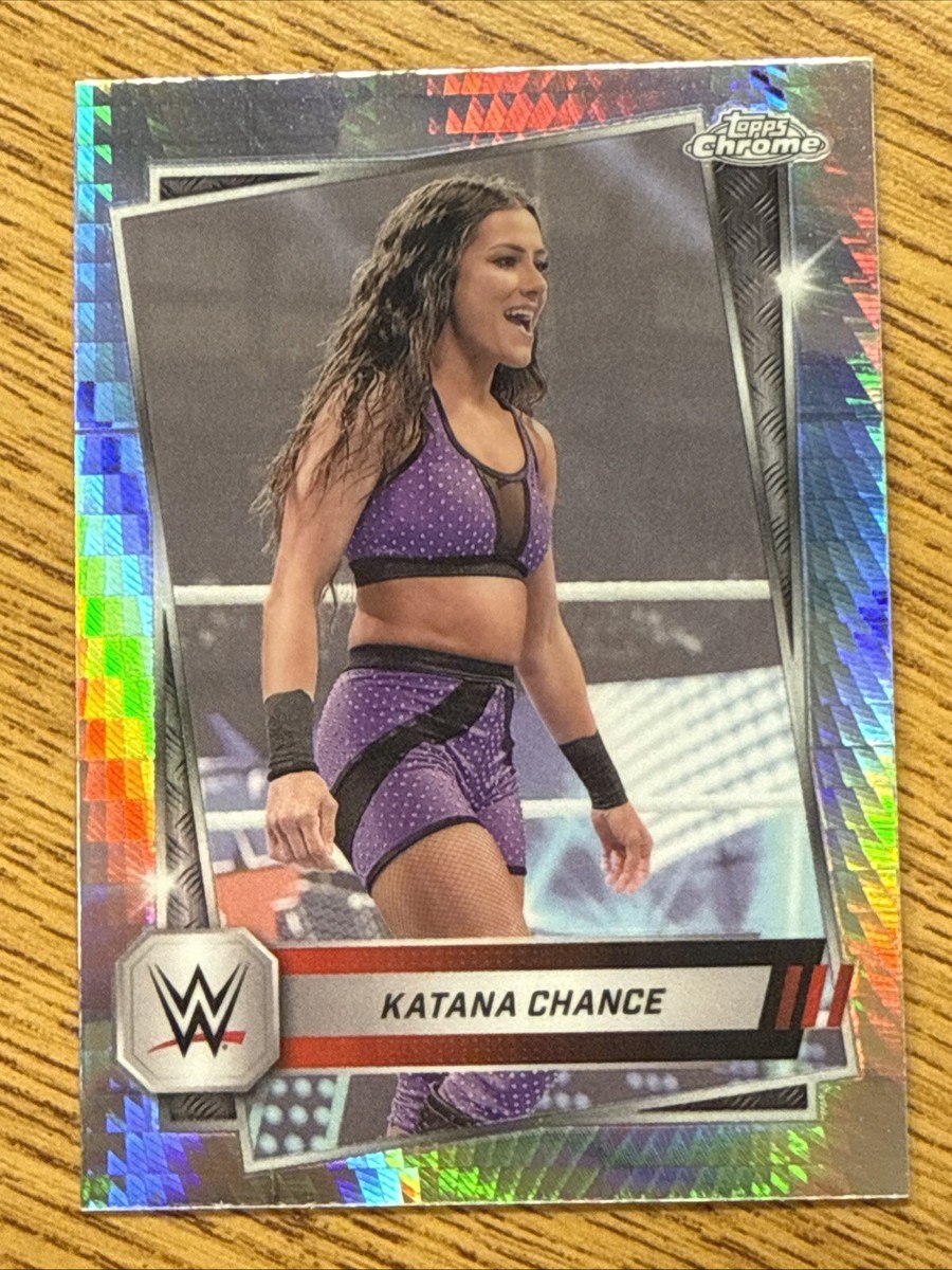 わたり　ギャザ　英字カード PRISM REFRACTOR 2025 Topps Chrome WWE Wrestling Base Cards You