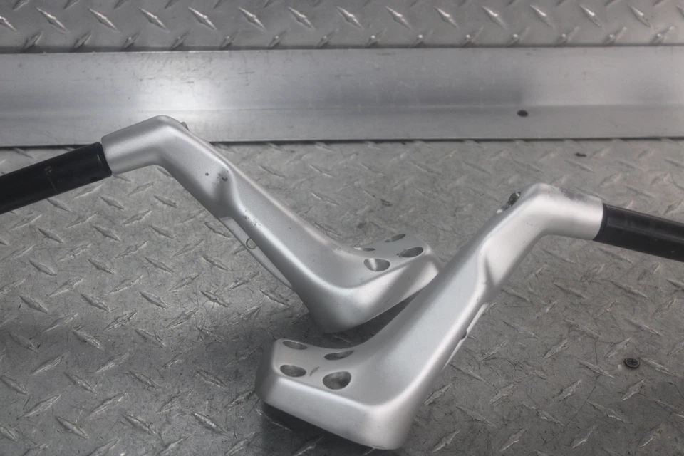 2006 BMW R1200RT HANDLEBAR CLIP ON SET 32717682803 32717682804 - Image 3 of 4