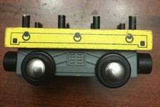 XMAS 2003 Yellow Magnetic Cargo  Black Cart Thomas Wooden Train Or Sodo Trains