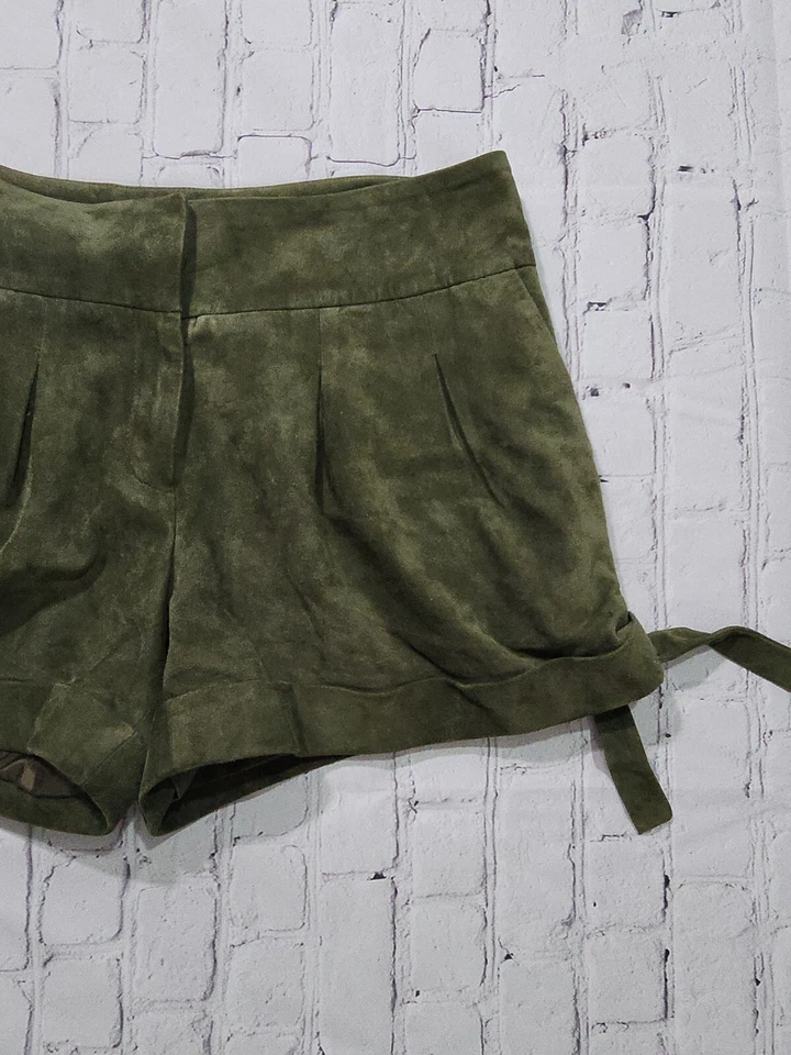 Шорты плиссированные замшевые оливково-зеленые Cynthia Steffe - Изображение 2 из 4