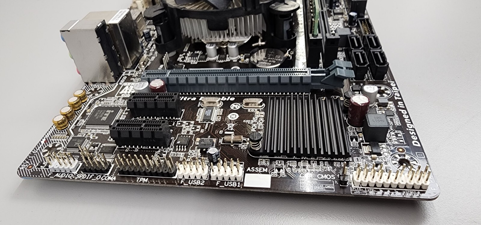 Gigabyte H110MS2HGSM motherboard with intel core i3 6100 CPU and 8GB