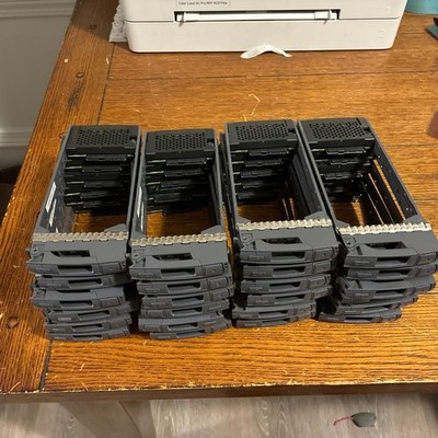 24x NetApp 111-00721+A0 2.5  SAS HDD SSD Drive Tray Caddy DS2246 FAS2552
