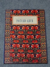 1990 The Victoria and Albert Museum Postcard Album with 55 Postcards