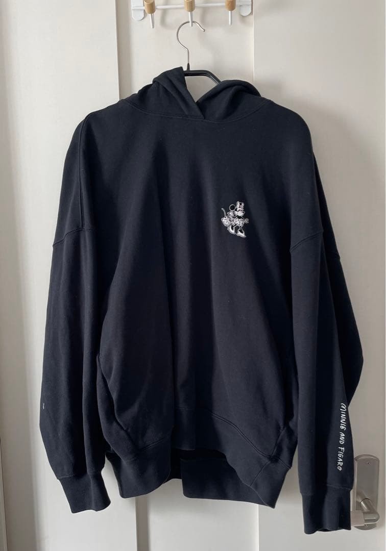 UNIQLO Magic For All With Yu Nagaba Minnie Mouse Black Hoodie