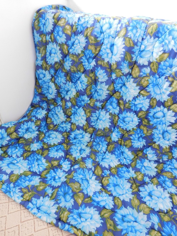 A Super Vintage Retro 1970's Flower Power Single Sleeping Bag/Use as