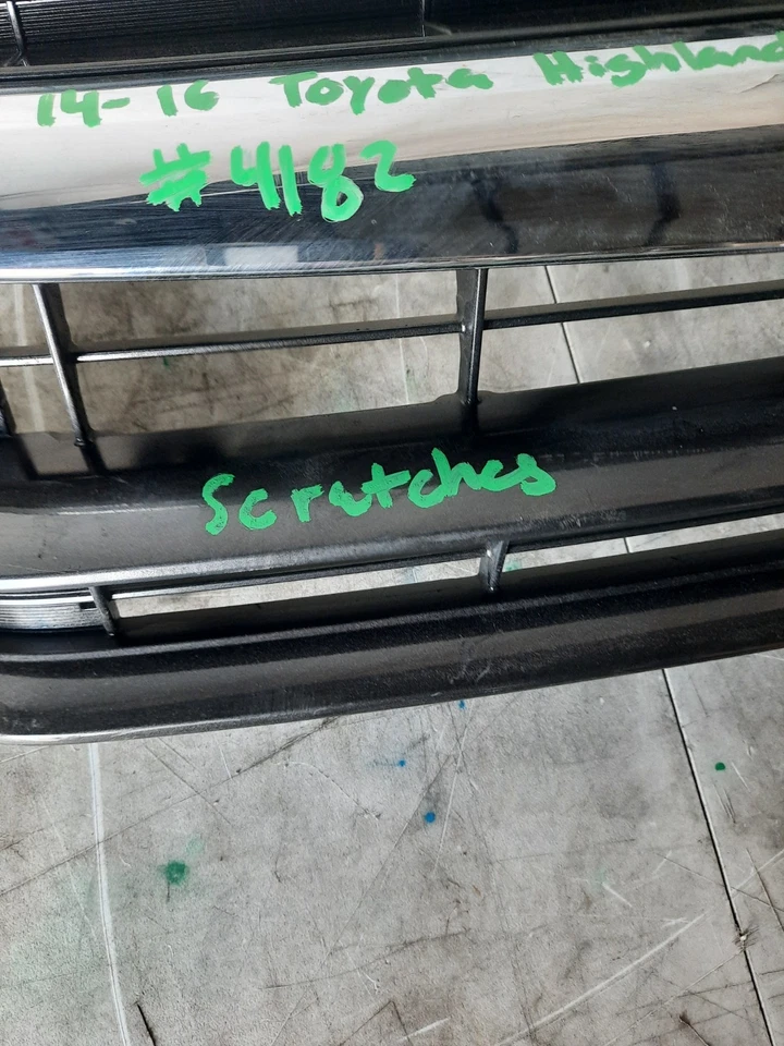 2014-2016 TOYOTA HIGHLANDER CHROME GRILLE OEM USED - Imagem 4 de 4