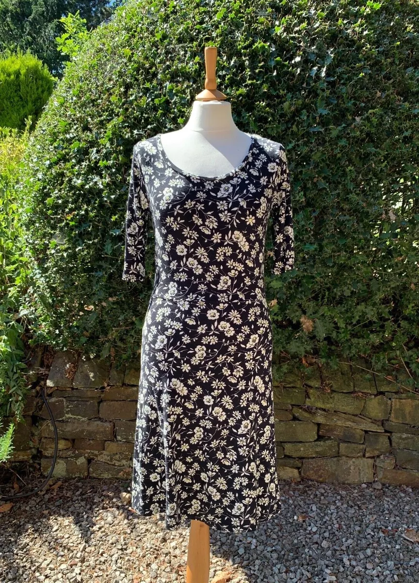 White and best sale yellow flower dress