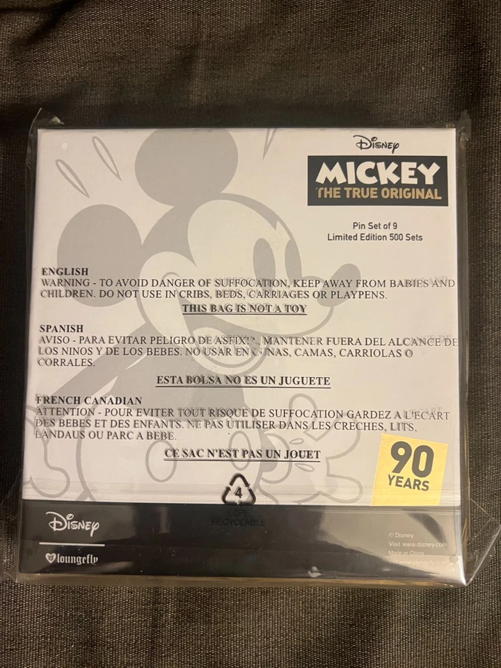 Juego de prendedores Loungefly Disney Mickey Mouse 90 aniversario exclusivo de Nueva York Foto 2 de 2