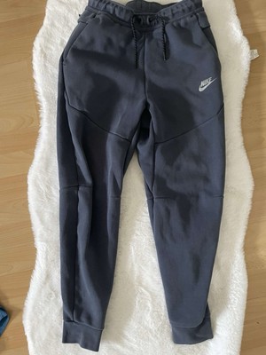 nike tech jogger
