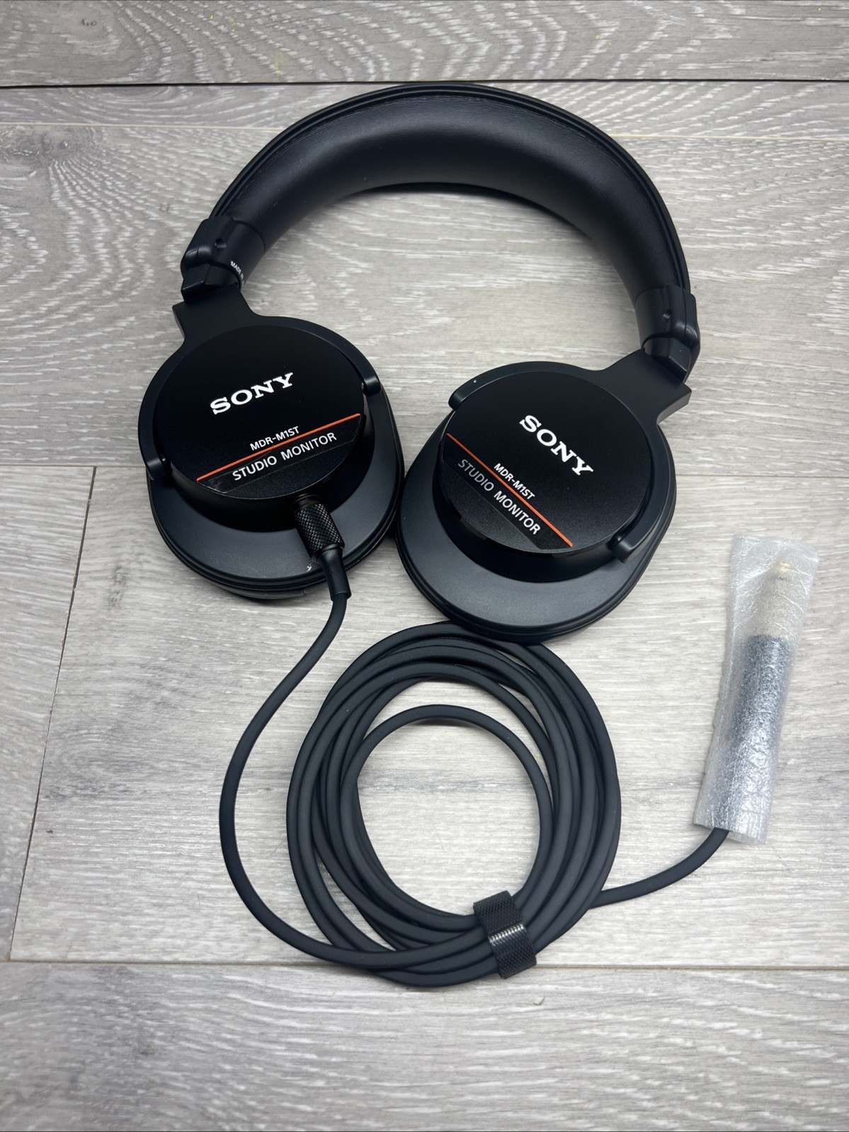 SONY MDR-M1ST Studio Monitor Headphones Hi-Res Closed-Back 40mm CCAW Driver