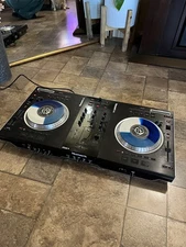 numark NS7 DJ CONTROLLER  