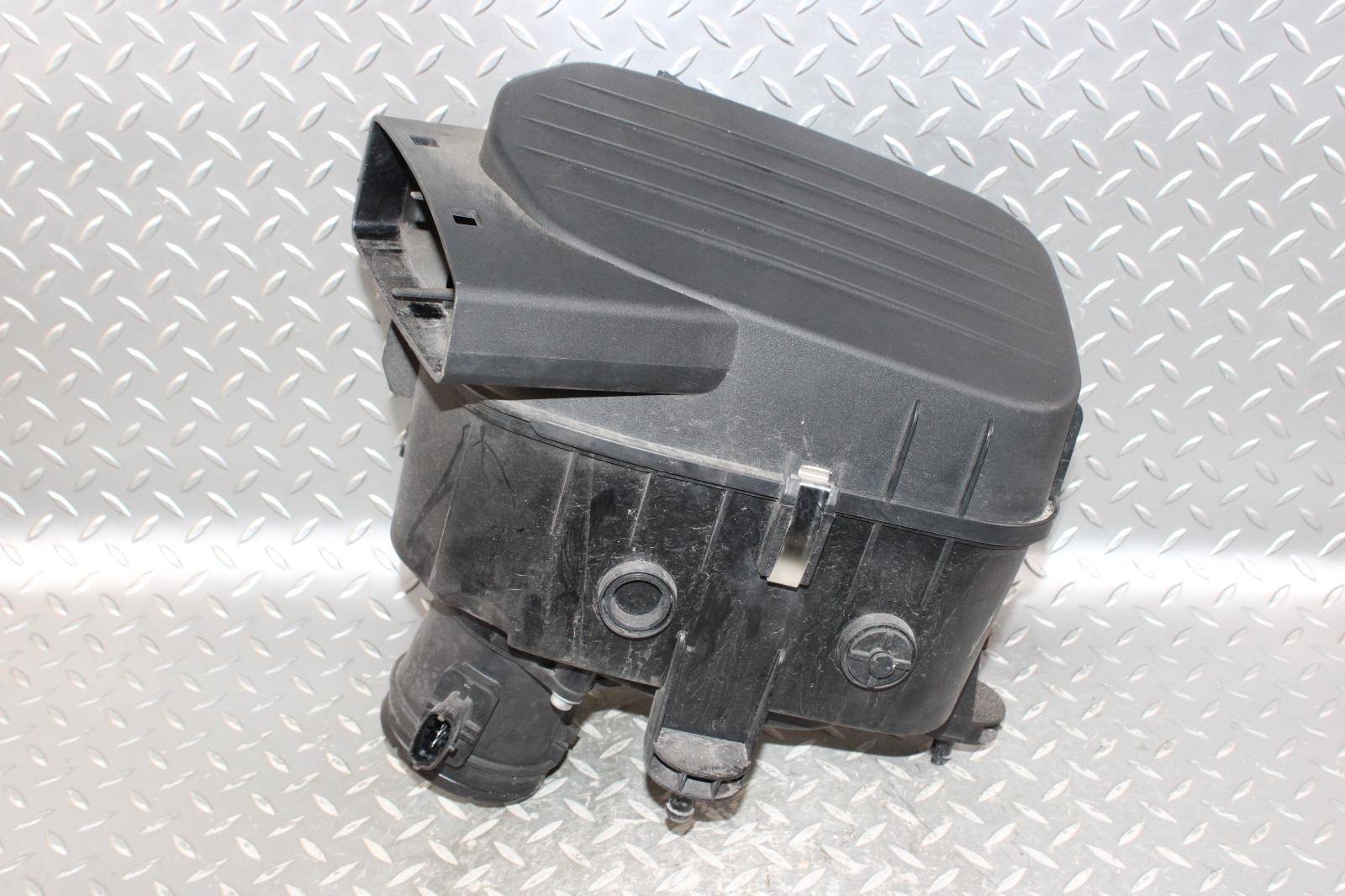 Maserati Ghibli 2014-2017 Left Air filter box