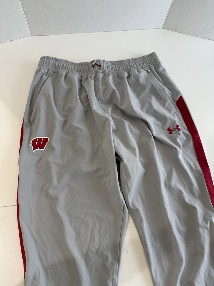 Брюки мужские Under Armour для восстановления разминки большие Wisconsin Badgers серые красно-белые - Изображение 2 из 4