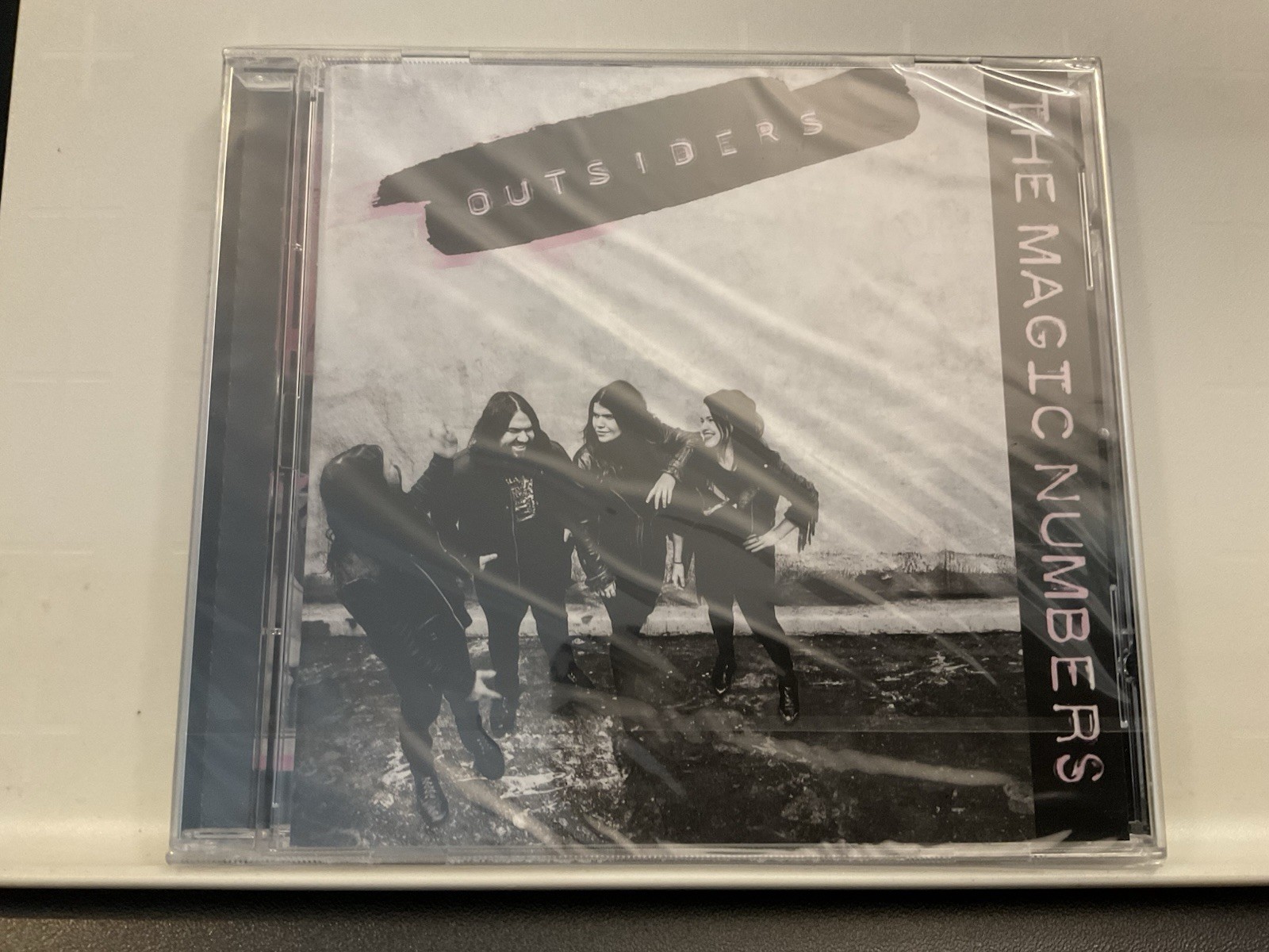The Magic Numbers…..outsiders………2018…..CD New And Sealed
