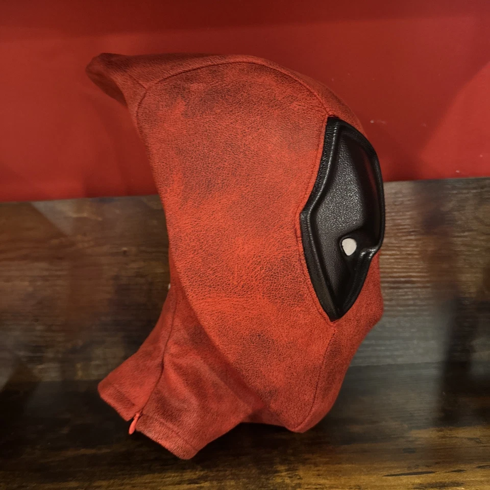 Máscara facial Deadpool 3 Wade Wilson Foto 2 de 4