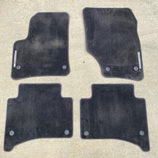 Genuine Oem Factory 2007-2010 Porsche Cayenne Carpet Floor Mat Set 4pc Logo Rare