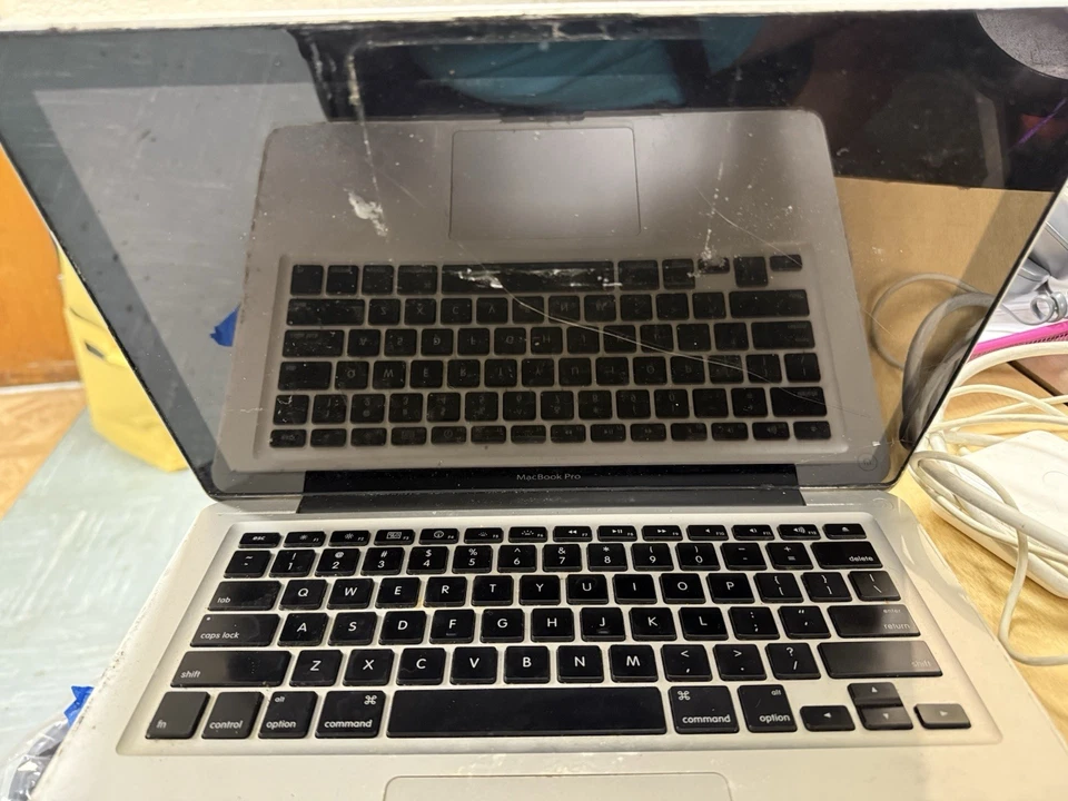 OBS, MacBook Pro (13-inch, Mid 2009)Serial Number: W89473JA66D PARTS ONLY - Image 4 of 4