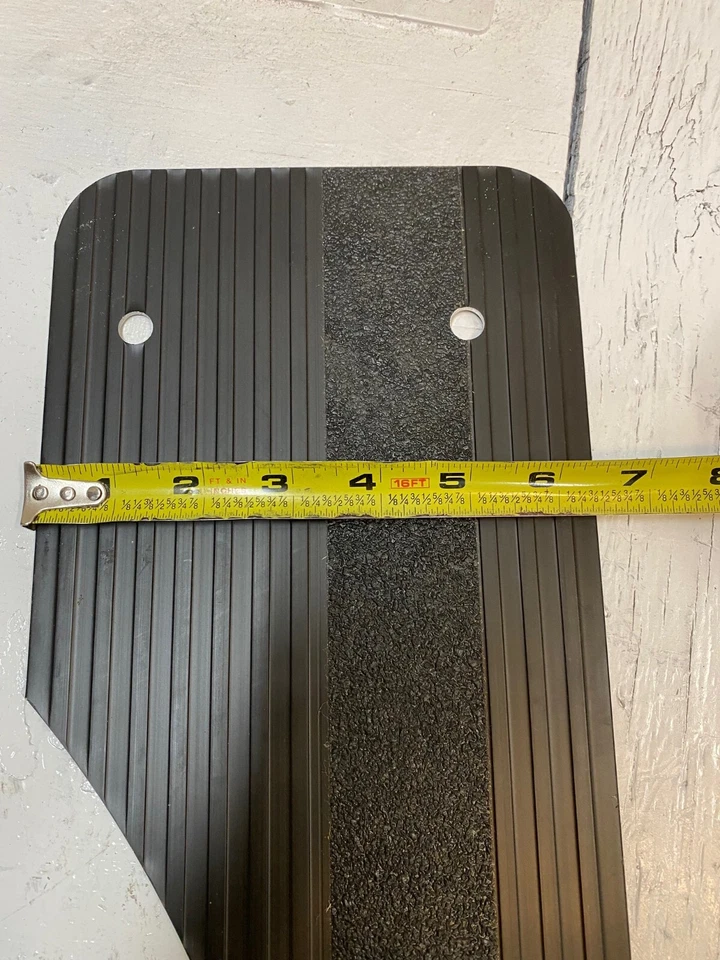 Deflecta Shield Running Boards Chevy 1500-3500 Extended Cab '99 & Newer - Image 4 of 4