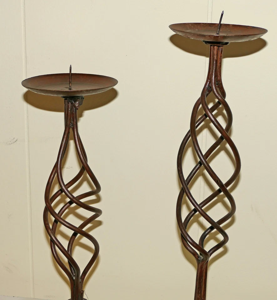 LOVELY PAIR OF DECORATIVE RUSTY LOOK METAL/IRON CANDLE HOLDERS! - Image 2 of 3
