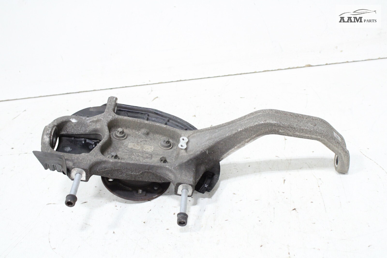 2014-2021 MASERATI GHIBLI FRONT LEFT DRIVER SIDE SPINDLE KNUCKLE WHEEL HUB OEM