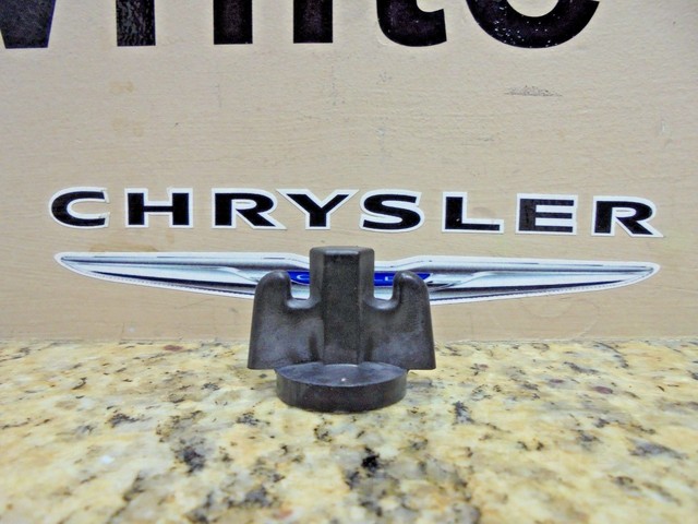 Sell OEM MOPAR SPARE TIRE HOLD DOWN STUD, WING NUT & RETAINER PLATE In - Foto 5