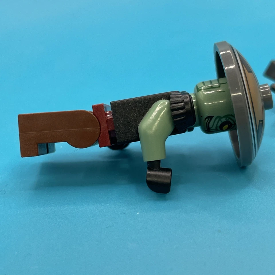 Lego Star Wars Embo Minifigure 7930 RARE no cracks! - Image 4 of 4