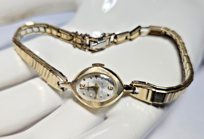 Vintage 14K Yellow Gold Waltham 17 Jewel Ladies Watch Not  display picture 1