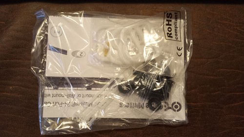 CABLE MATTERS 24-PORT CAT6 PATCH PANEL 1U 19" RACK-MOUNT OR WALL MOUNT - Picture 4 of 6