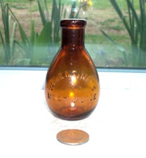 STUNNING AMBER MEAT JUICE EMBOSSED, VALENTINE MEAT JUICE(BOTTLE FROM RICHMOND VA