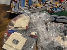 LEGO Creator Expert: Town Plan (10184) W/ Manuals and all Figures