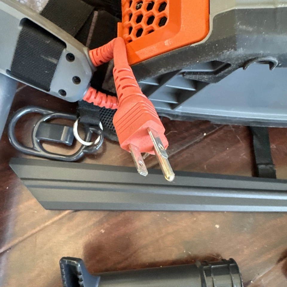 Hoover CH93406 Mochila Comercial Inalámbrica Aspiradora Tono Silencioso con Accesorios Foto 4 de 4