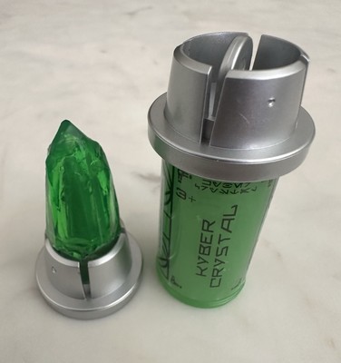  Star Wars Galaxy s Edge - QUI-GON JINN - Green Kyber Crystal - Series 1 