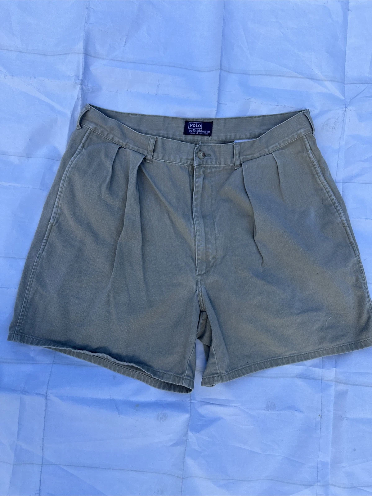 Vintage Polo Ralph Lauren Khaki Chino Faded Short Size 35W 5” inseam 100% Cotton
Opens in a new wind
