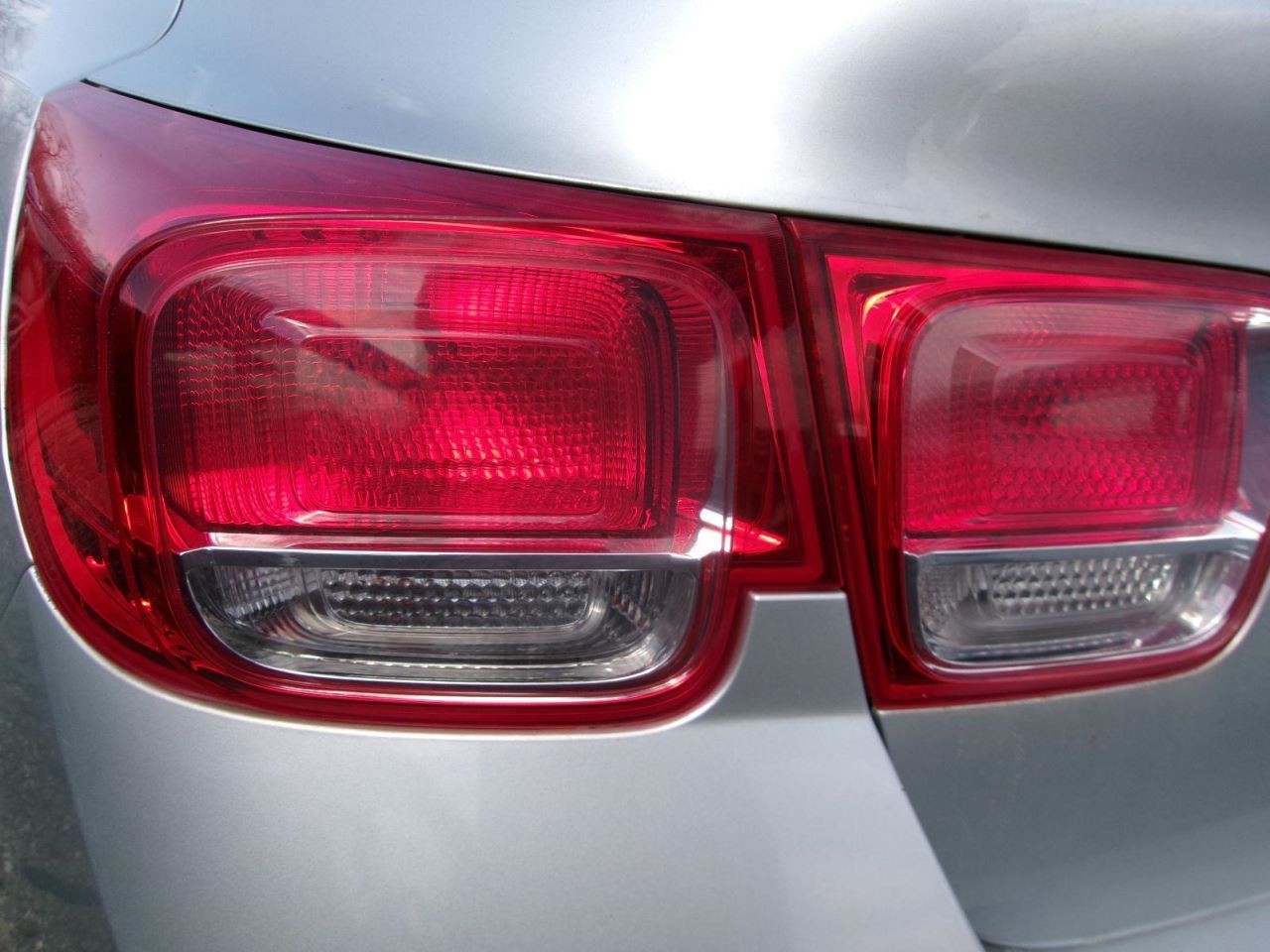 Driver Front Door With Center Moulding Pkg Adhesive Fits 13-14 MALIBU 1579100