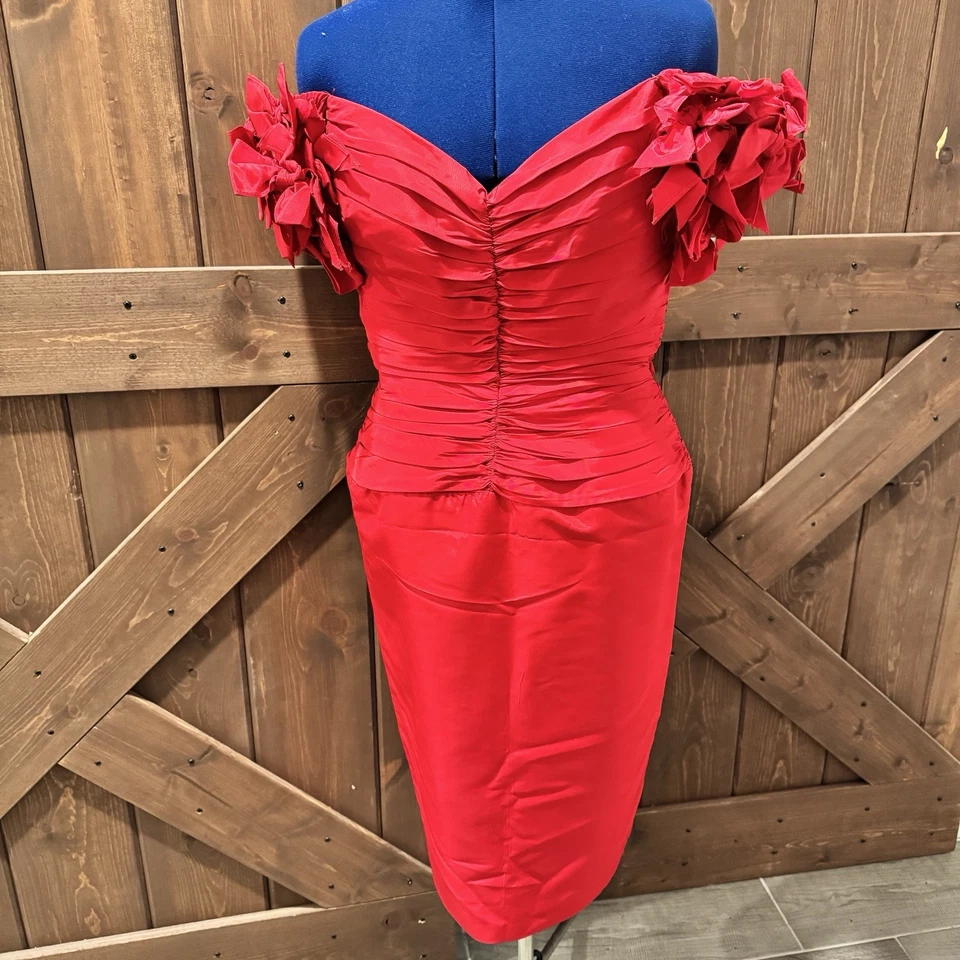 Vtg Women’s Tadashi Dress Red Size Medium Bows Formal 80’s Prom Party Ruched - Image 4 of 4