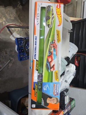 Hot Wheels Fox Run Track Pack  1:64 Scale New Sealed