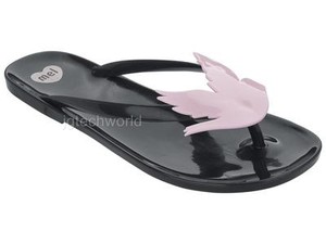 mel flip flops