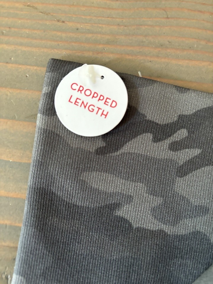 NWT Spanx Cropped Leggings Size Small Slimming Look At Me Now Sage Camo