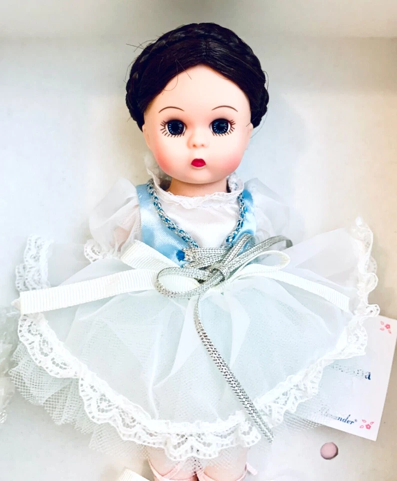 Madame Alexander 17640 Bailarina Azul Muñeca 8" En Hermoso Conjunto de Ballet En Caja Foto 3 de 4