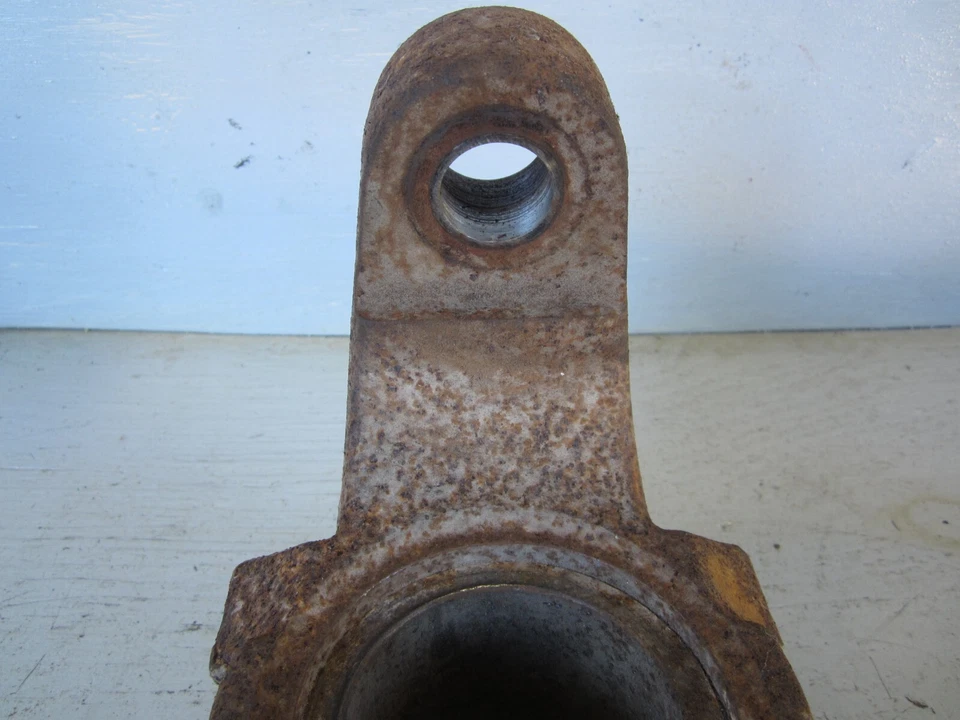 Внутренний кулак со стороны переднего водителя для Ford F250 F350 Excursion 1999 - 2004 годов выпуска - Изображение 4 из 4