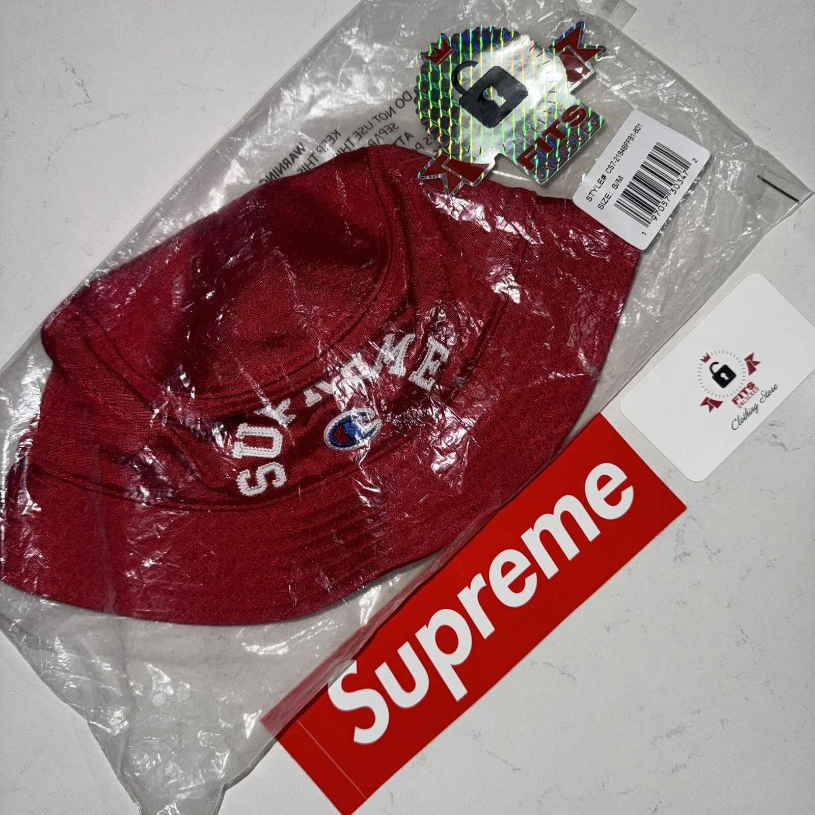 ?Chapeau seau en maille suprême/champion rouge  S/M  SS24  SUPREME X CHAMPION COLLAB